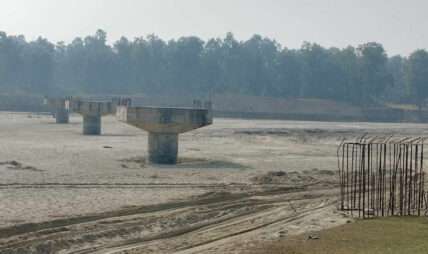 राप्ती नदी सिधनिया घाटमा पुल निर्माण गरिँदै