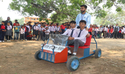 सल्यानटारका विद्यार्थीले बनाए विद्युतीय गाडी